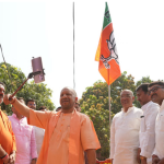 मुख्यमंत्री योगी आदित्यनाथ ने भारतीय जनता पार्टी के स्थापना दिवस पर झंडा फहराया।