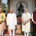 पीएम मोदी का RSS मुख्यालय का दौरा