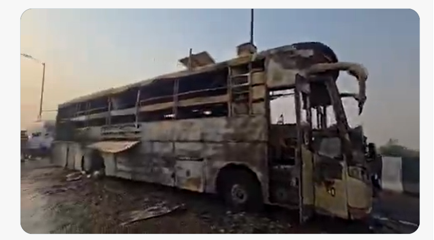 लखनऊ: चलती बस में लगी आग, दो बच्चों समेत पांच की दर्दनाक मौत, सोते वक्त हुआ हादसा…