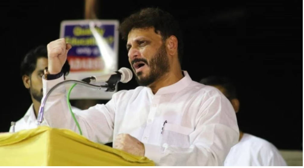 जो भारत देश का नहीं, वो हमारा नहीं, AIMIM प्रवक्ता वारिस पठान ने Celebrities को जमकर लताड़ा…