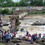 इंद्राणी नदी पर बना पुल ढ़हा