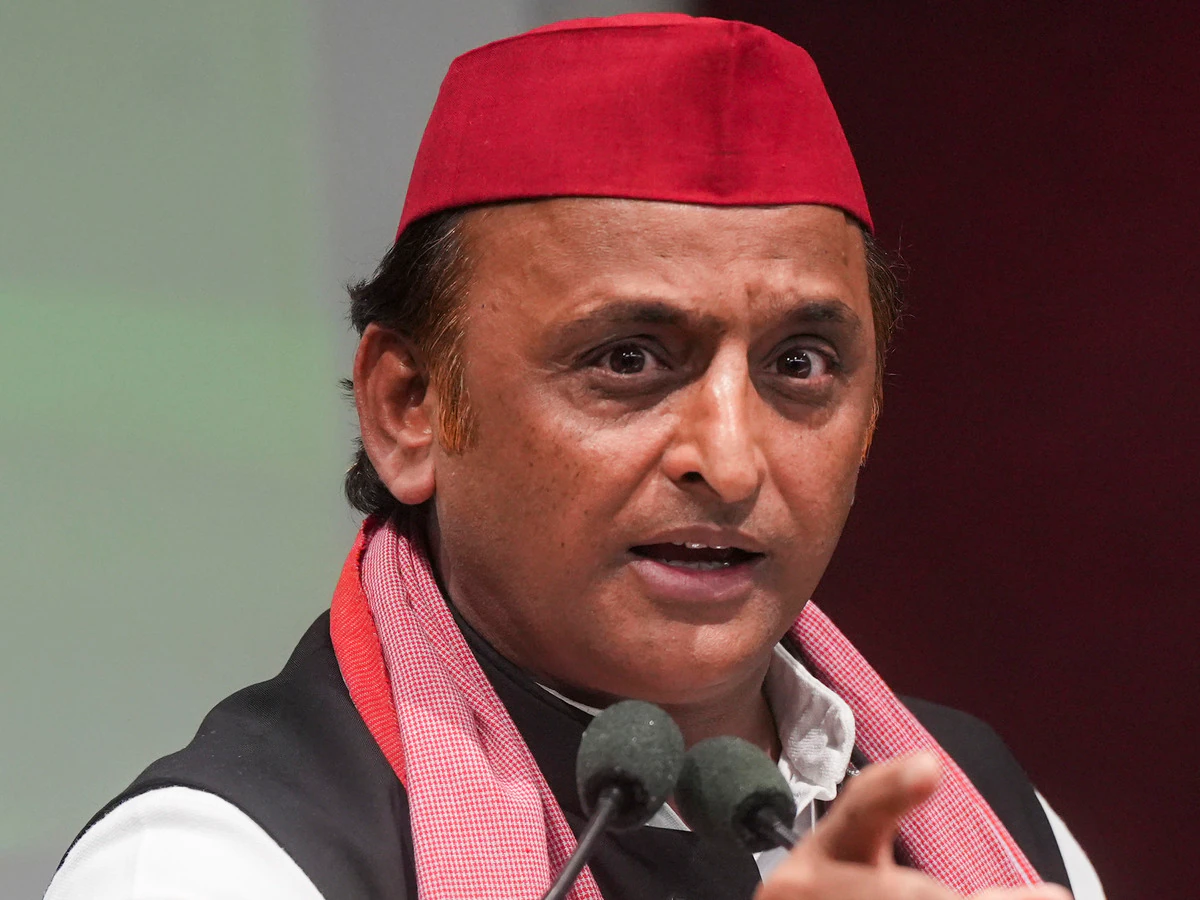 अखिलेश यादव आज की प्रेस कान्फ्रन्स मे