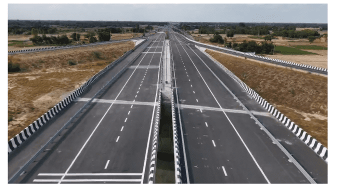 सलारपुर में आयोजित कार्यक्रम में गोरखपुर लिंक एक्सप्रेस-वे का लोकार्पण