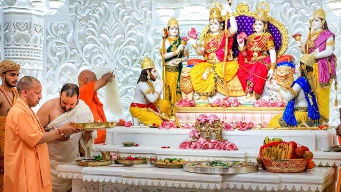 प्राण-प्रतिष्ठा के वैदिक मंत्रोच्चार से गूंज उठी अयोध्या नगरी