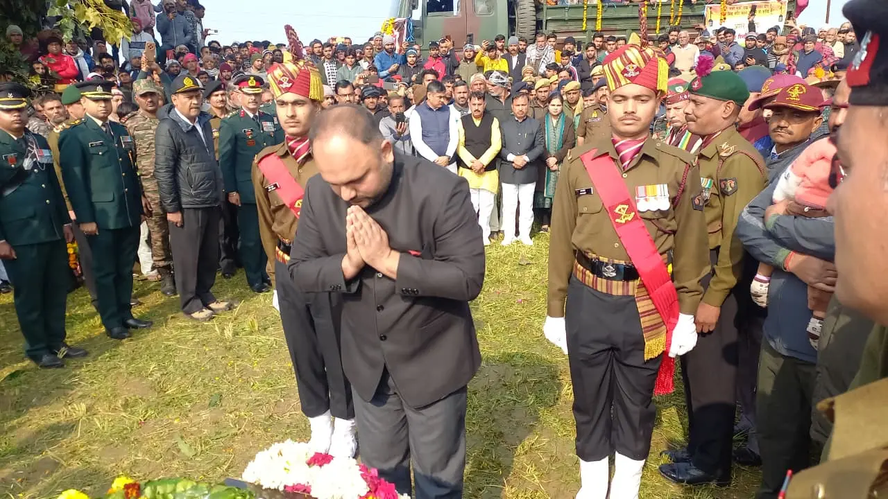 डोडा में बलिदान हुए जवान रिंखिल बालियान को सैन्य सलामी