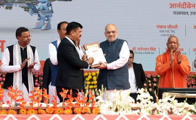 यूपी दिवस समारोह में राष्ट्र प्रेरणा स्थल पर संबोधित करते केंद्रीय गृह मंत्री अमित शाह